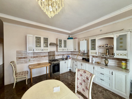Продам двухкомнатную (2-комн.) квартиру, Поповкина ул, 8а, Симферополь г