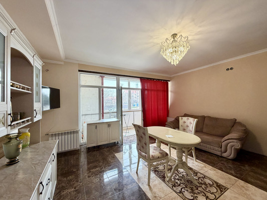 Продам двухкомнатную (2-комн.) квартиру, Поповкина ул, 8а, Симферополь г