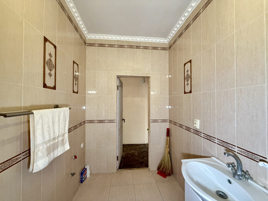 Продам двухкомнатную (2-комн.) квартиру, Поповкина ул, 8а, Симферополь г