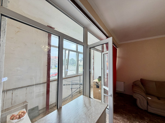 Продам двухкомнатную (2-комн.) квартиру, Поповкина ул, 8а, Симферополь г