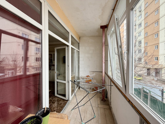 Продам двухкомнатную (2-комн.) квартиру, Поповкина ул, 8а, Симферополь г