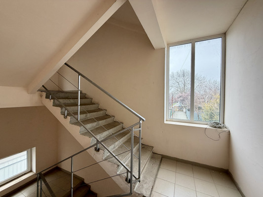 Продам двухкомнатную (2-комн.) квартиру, Поповкина ул, 8а, Симферополь г