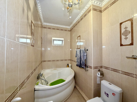Продам двухкомнатную (2-комн.) квартиру, Поповкина ул, 8а, Симферополь г