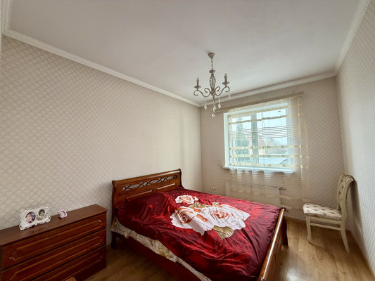 Продам двухкомнатную (2-комн.) квартиру, Поповкина ул, 8а, Симферополь г
