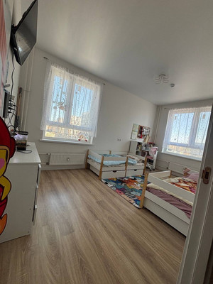 Продам трехкомнатную (3-комн.) квартиру, имени Л.И. Гоман (Пригород Лесное мкр.) ул, 10, Мисайлово д