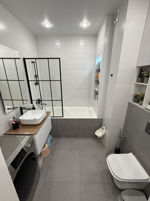 Продам трехкомнатную (3-комн.) квартиру, Юрия Левитанского ул, 4, Иркутск г