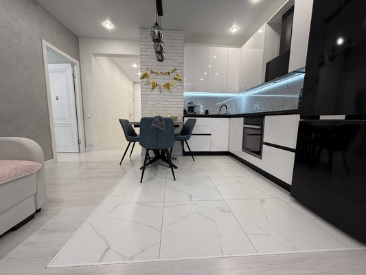 Продам трехкомнатную (3-комн.) квартиру, Юрия Левитанского ул, 4, Иркутск г