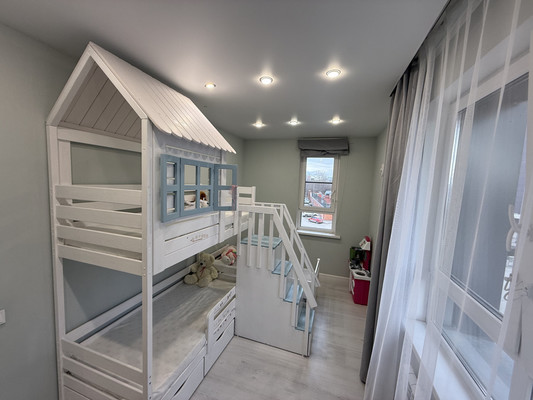 Продам трехкомнатную (3-комн.) квартиру, Юрия Левитанского ул, 4, Иркутск г