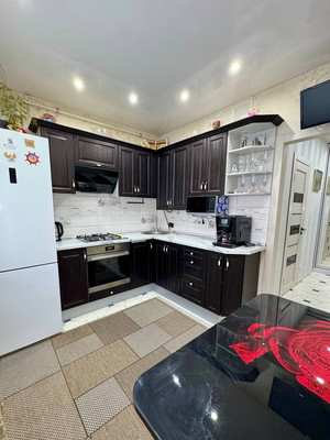 Продам двухкомнатную (2-комн.) квартиру, Югорская ул, 14к4, Ханты-Мансийск г