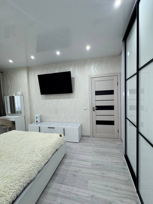 Продам двухкомнатную (2-комн.) квартиру, Югорская ул, 14к4, Ханты-Мансийск г