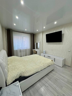 Продам двухкомнатную (2-комн.) квартиру, Югорская ул, 14к4, Ханты-Мансийск г