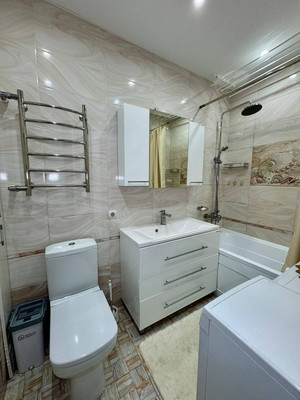 Продам двухкомнатную (2-комн.) квартиру, Югорская ул, 14к4, Ханты-Мансийск г