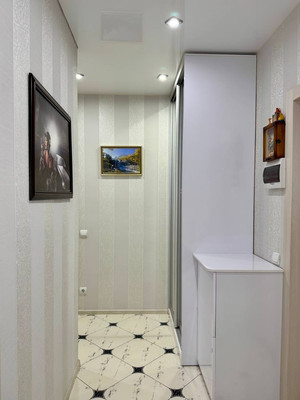 Продам двухкомнатную (2-комн.) квартиру, Югорская ул, 14к4, Ханты-Мансийск г