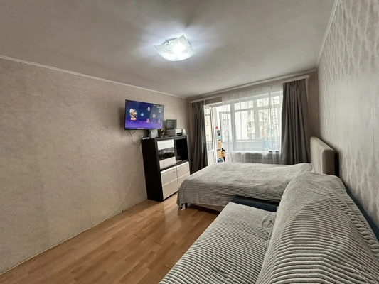 Продам однокомнатную (1-комн.) квартиру, Ростовская ул, 21, Симферополь г