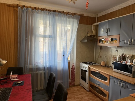 Продам трехкомнатную (3-комн.) квартиру, Балаклавская ул, 57, Симферополь г