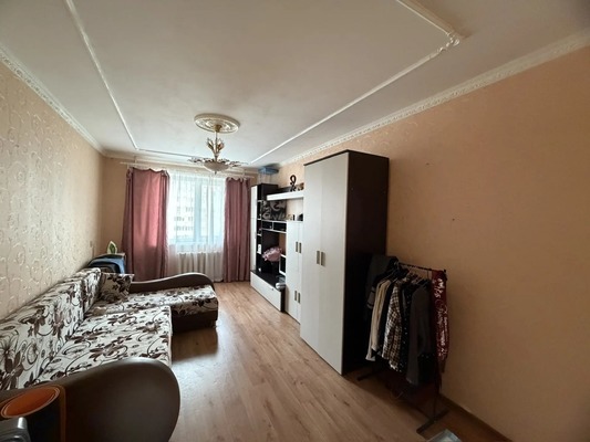 Продам трехкомнатную (3-комн.) квартиру, Балаклавская ул, 57, Симферополь г