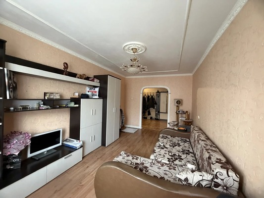 Продам трехкомнатную (3-комн.) квартиру, Балаклавская ул, 57, Симферополь г