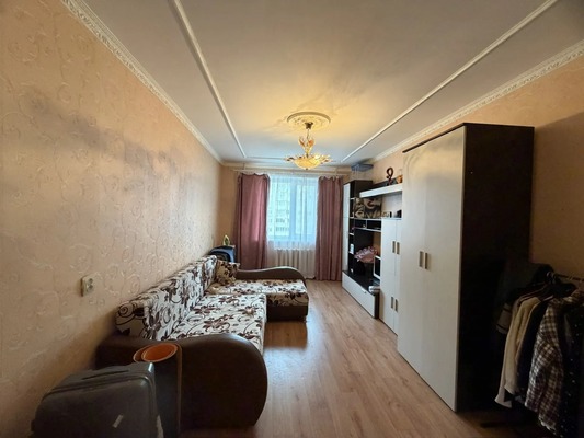 Продам трехкомнатную (3-комн.) квартиру, Балаклавская ул, 57, Симферополь г