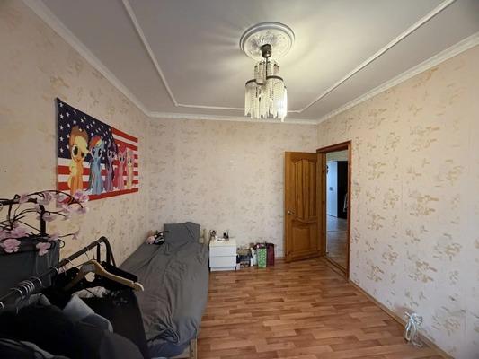 Продам трехкомнатную (3-комн.) квартиру, Балаклавская ул, 57, Симферополь г