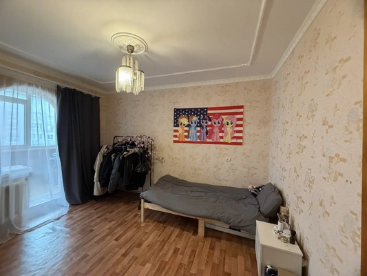 Продам трехкомнатную (3-комн.) квартиру, Балаклавская ул, 57, Симферополь г