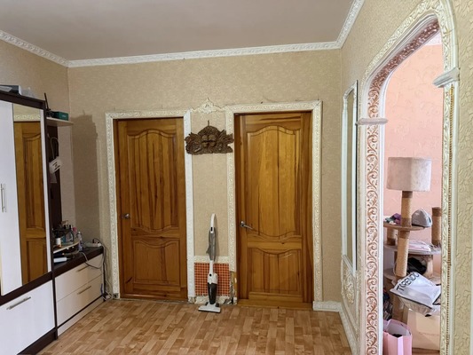 Продам трехкомнатную (3-комн.) квартиру, Балаклавская ул, 57, Симферополь г