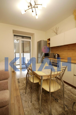 Продам двухкомнатную (2-комн.) квартиру, Авиаторов ул, 4кГ, Красноярск г