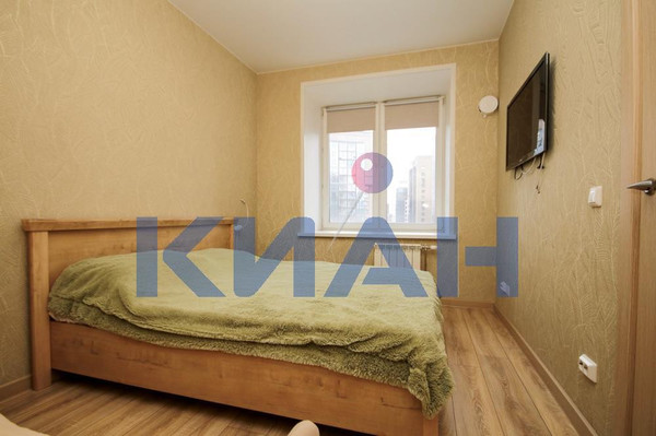 Продам двухкомнатную (2-комн.) квартиру, Авиаторов ул, 4кГ, Красноярск г