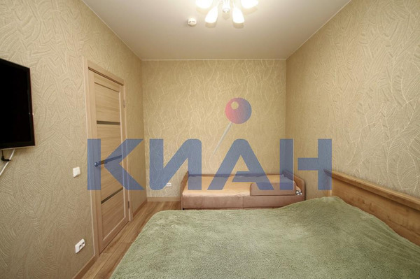 Продам двухкомнатную (2-комн.) квартиру, Авиаторов ул, 4кГ, Красноярск г