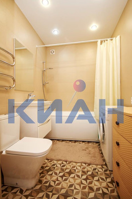 Продам двухкомнатную (2-комн.) квартиру, Авиаторов ул, 4кГ, Красноярск г