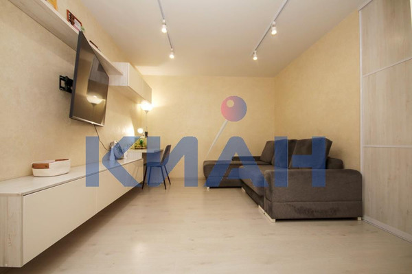 Продам двухкомнатную (2-комн.) квартиру, Судостроительная ул, 62, Красноярск г