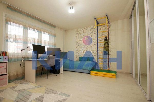 Продам двухкомнатную (2-комн.) квартиру, Судостроительная ул, 62, Красноярск г