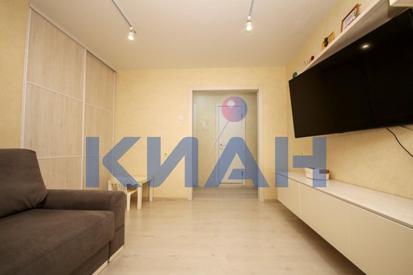 Продам трехкомнатную (3-комн.) квартиру, Судостроительная ул, 62, Красноярск г