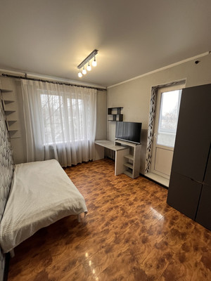 Продам трехкомнатную (3-комн.) квартиру, Чаадаева ул, 13, Калининград г