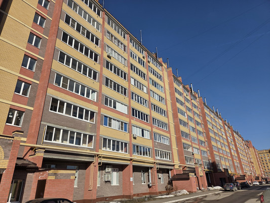 Продам трехкомнатную (3-комн.) квартиру, Чернякова ул, 3, Йошкар-Ола г