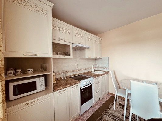 Продам однокомнатную (1-комн.) квартиру, Хабаровская ул, 8, Ишим г