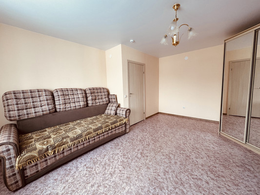 Продам однокомнатную (1-комн.) квартиру, Хабаровская ул, 8, Ишим г