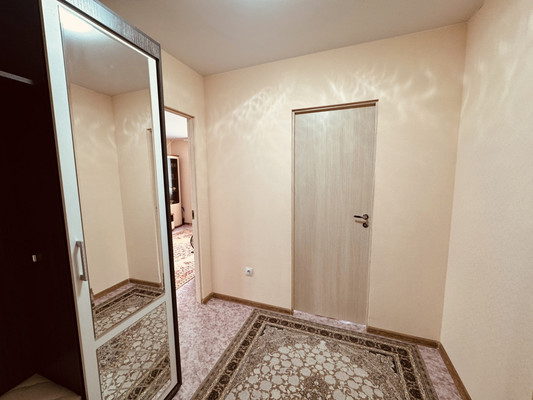 Продам однокомнатную (1-комн.) квартиру, Хабаровская ул, 8, Ишим г