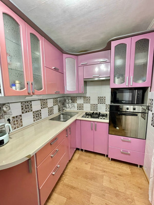 Продам трехкомнатную (3-комн.) квартиру, Сургутская ул, 4, Ишим г