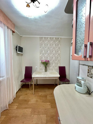 Продам трехкомнатную (3-комн.) квартиру, Сургутская ул, 4, Ишим г