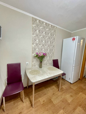 Продам трехкомнатную (3-комн.) квартиру, Сургутская ул, 4, Ишим г