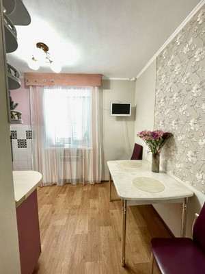 Продам трехкомнатную (3-комн.) квартиру, Сургутская ул, 4, Ишим г