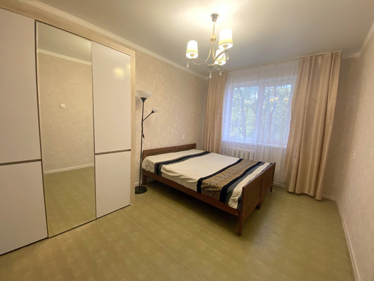 Продам трехкомнатную (3-комн.) квартиру, Школьная ул, 5, Витязево с