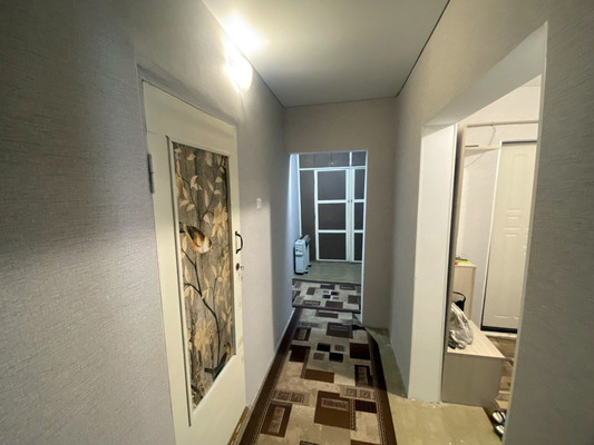 Продам трехкомнатную (3-комн.) квартиру, Школьная ул, 5, Витязево с