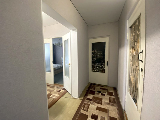 Продам трехкомнатную (3-комн.) квартиру, Школьная ул, 5, Витязево с