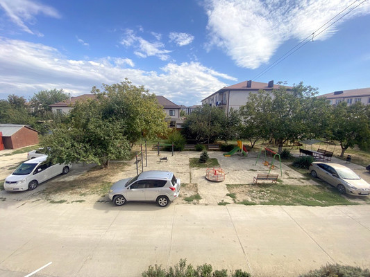 Продам трехкомнатную (3-комн.) квартиру, Школьная ул, 5, Витязево с