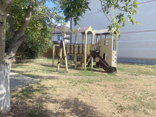 Продам трехкомнатную (3-комн.) квартиру, Школьная ул, 5, Витязево с