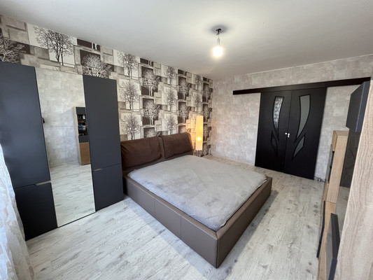 Продам трехкомнатную (3-комн.) квартиру, Чаадаева ул, 13, Калининград г