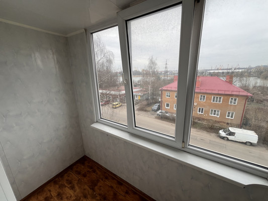 Продам трехкомнатную (3-комн.) квартиру, Чаадаева ул, 13, Калининград г