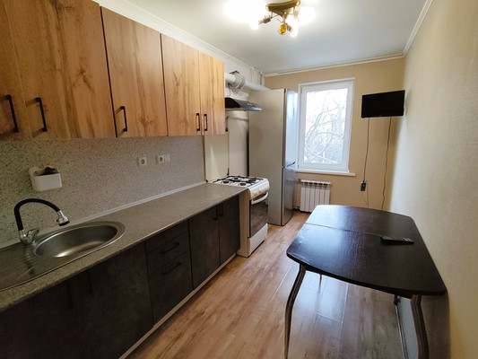 Продам двухкомнатную (2-комн.) квартиру, Генерала Острякова пр-кт, 141, Севастополь г