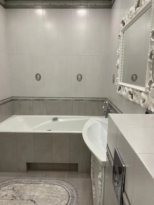 Продам трехкомнатную (3-комн.) квартиру, Колос гск, 25к357, совхоза им. Ленина п